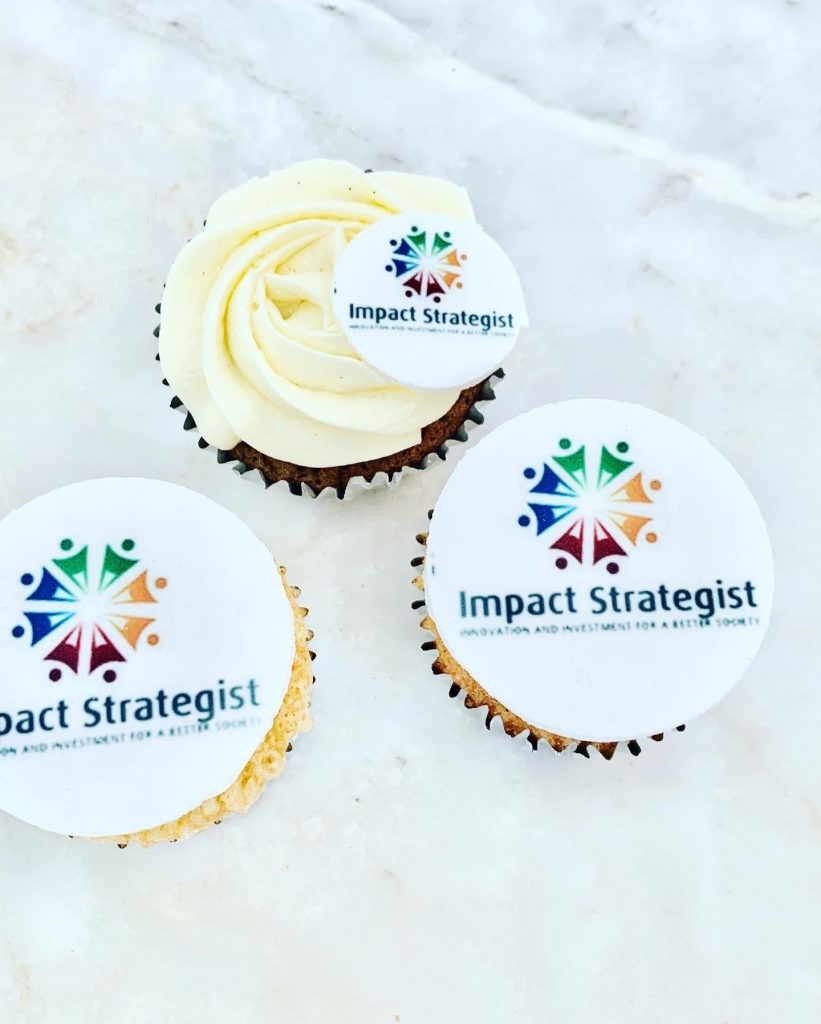 Branded-logo-cupcakes