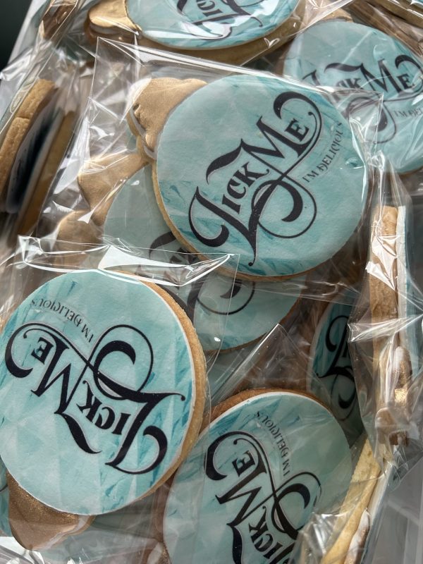 personalised-biscuits-with-printed-logo