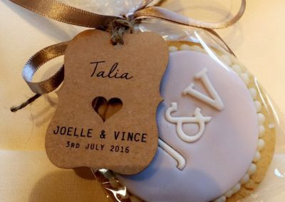 personalised wedding biscuit