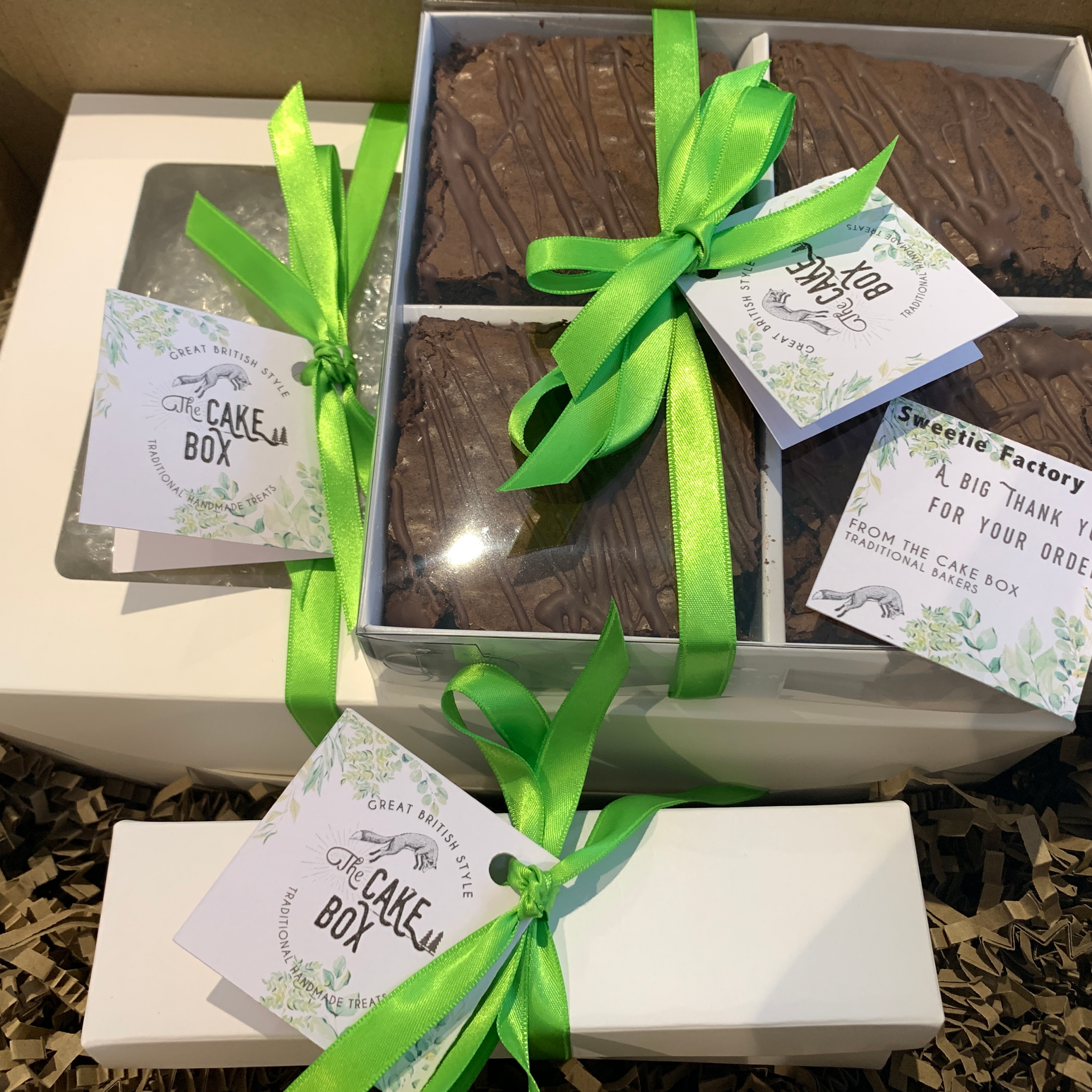 Christmas Chocolate and Fine Wine Hamper - Image 2