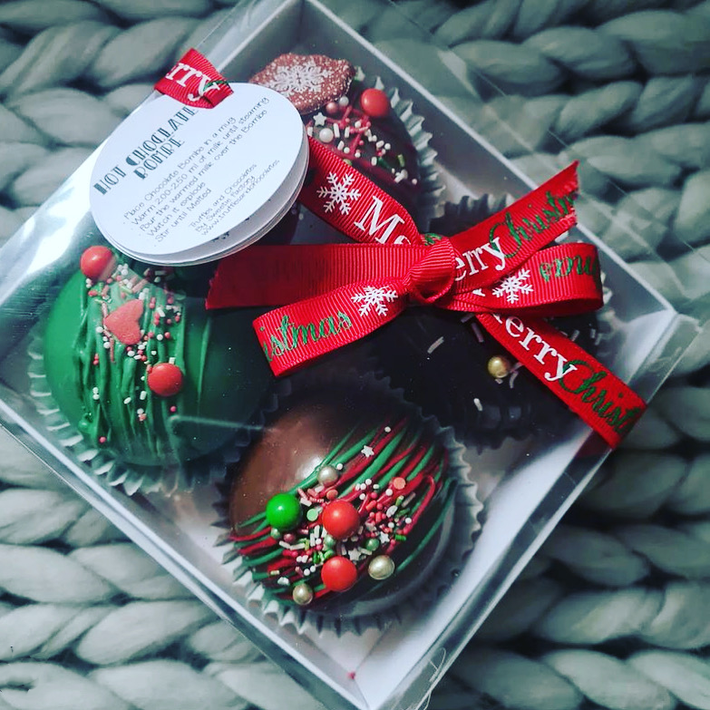 Christmas Chocolate and Fine Wine Hamper - Image 3