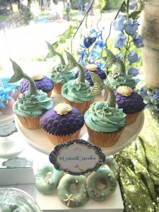 Dessert Table green whites
